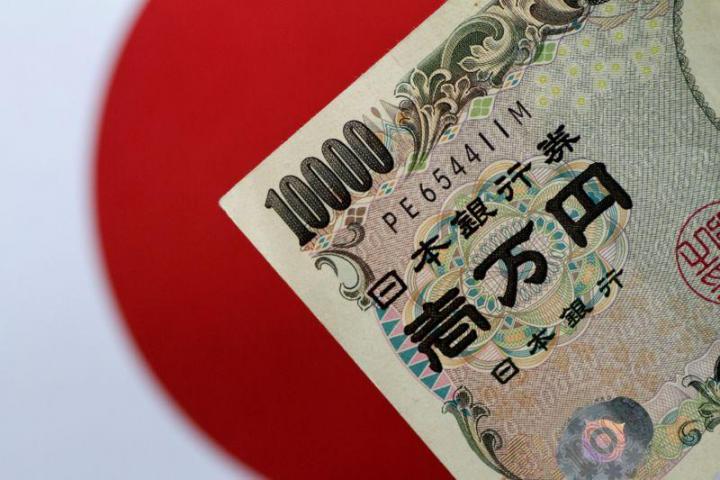 Yen gains, yuan and Aussie down as virus cases and deaths rise